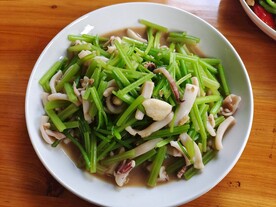 鱿鱼炒芹菜