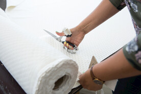 沙发床垫制作特写图片