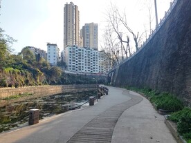 湘江河沿河墙体