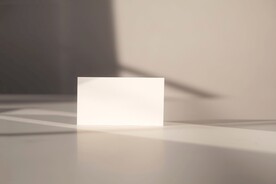 自然光下的纸光影