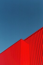 红色集装箱建筑