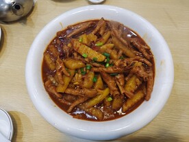 土豆炖鸡爪