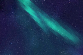 唯美极光星空背景图