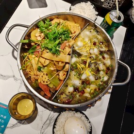 麻辣香锅酸菜鱼双拼