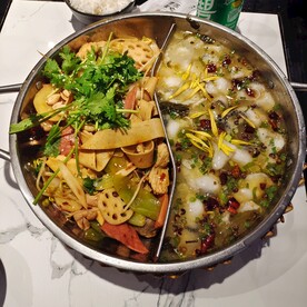 麻辣香锅酸菜鱼双拼