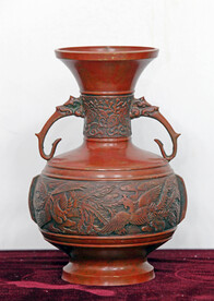 日本雕刻花瓶 铜雕