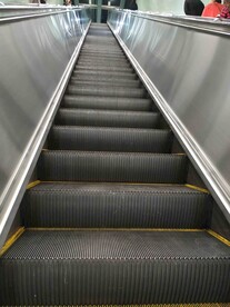 手扶电梯