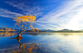 夕阳西下的湖畔