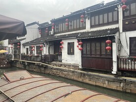 姑苏城平江路船顶