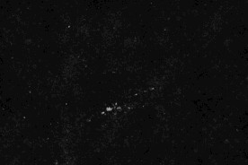 怀旧黑白划痕叠层背景