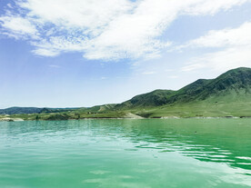 湖泊 山脉 草原