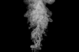 白色烟雾缭绕