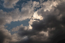 暴风雨天空乌云密布