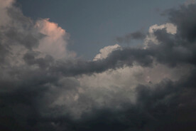 暴风雨天空乌云密布
