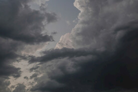 暴风雨天空乌云密布