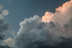 暴风雨天空乌云密布