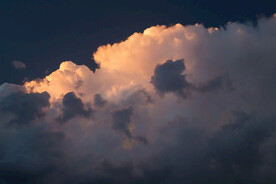 暴风雨天空乌云密布