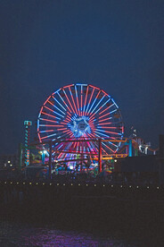 夜幕下的摩天轮