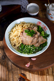 牛肉酸辣粉
