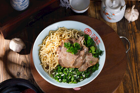 牛肉酸辣粉
