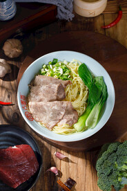牛肉酸辣粉