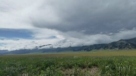 云海 雪山 草原