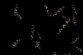 金色节日纸屑彩带图片 