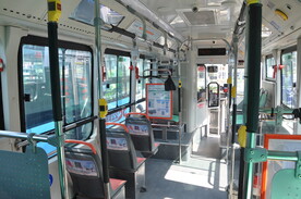 公交车后排视角