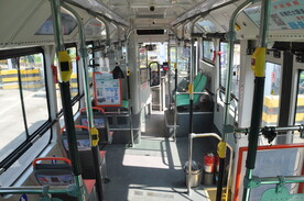 公共汽车后排视觉