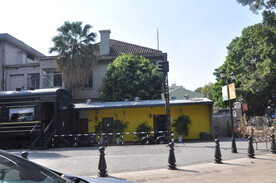 广州沙面一角老火车头