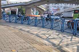 中山城区蓝色老护栏