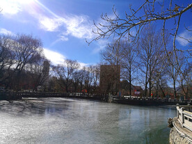 布达拉宫广场河景