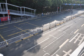 护栏与道路