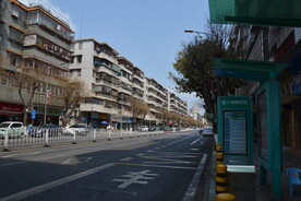 房子道路与公交站