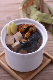 山珍松茸菌香燉竹絲雞湯