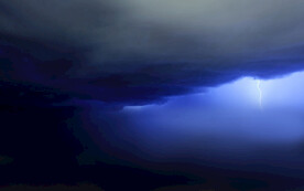 暴风雨天空乌云密布