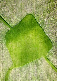 航拍的田野风光