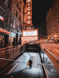 城市地下通道夜景