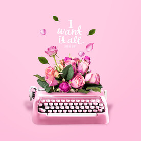 粉色打字机海报 