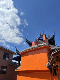 西昌大石板村红墙