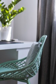 桌台和椅子场景