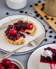 果酱樱桃蛋糕