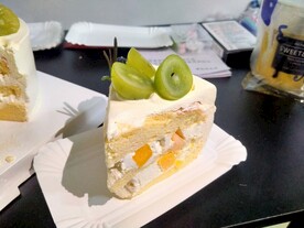 青提葡萄奶油蛋糕切块