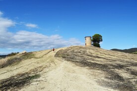 山坡上的瞭望塔