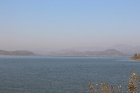 秋水与天共一色