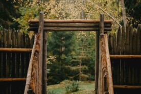 围栏木门园林风景