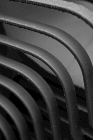 堆叠着的椅扶手