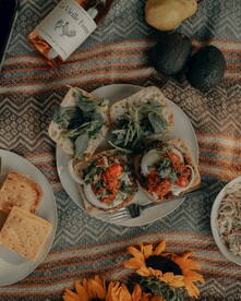 野餐西点和牛油果
