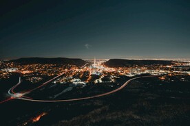 山城夜景鸟瞰图