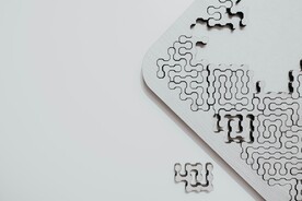 白色几何图形拼板